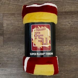 FSU SUPER PLUSH THROW. 46 x 60 in .